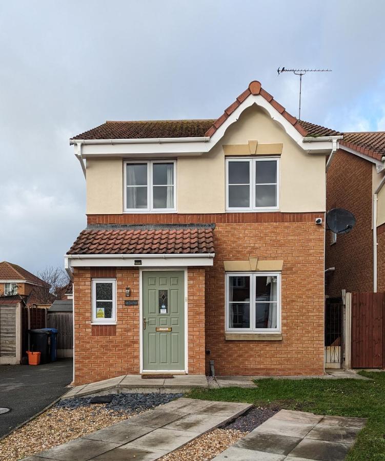 3 Bedroom Detached By The Sea Prestatyn Exterior foto