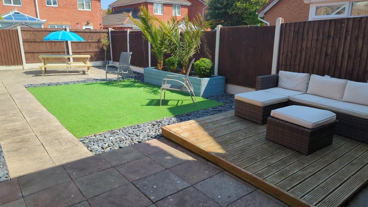 3 Bedroom Detached By The Sea Prestatyn Exterior foto